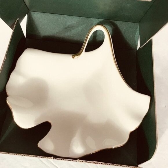 Mikasa China 24 karat Ivory Bone Candy Dish NWT NIB Shell 24kt - Picture 1 of 4